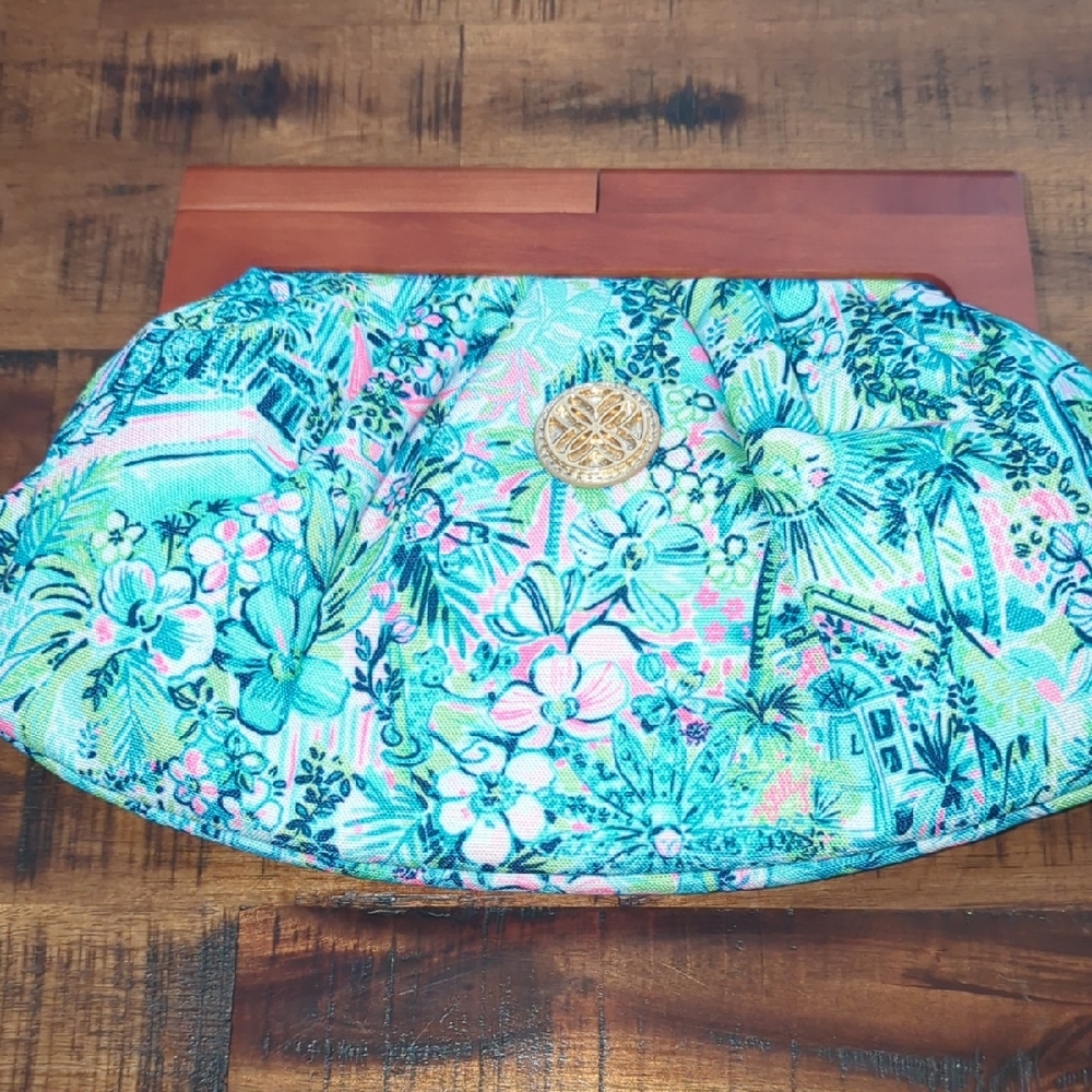 Lilly Pulitzer Wooden Handle Clutch Anniversary Print